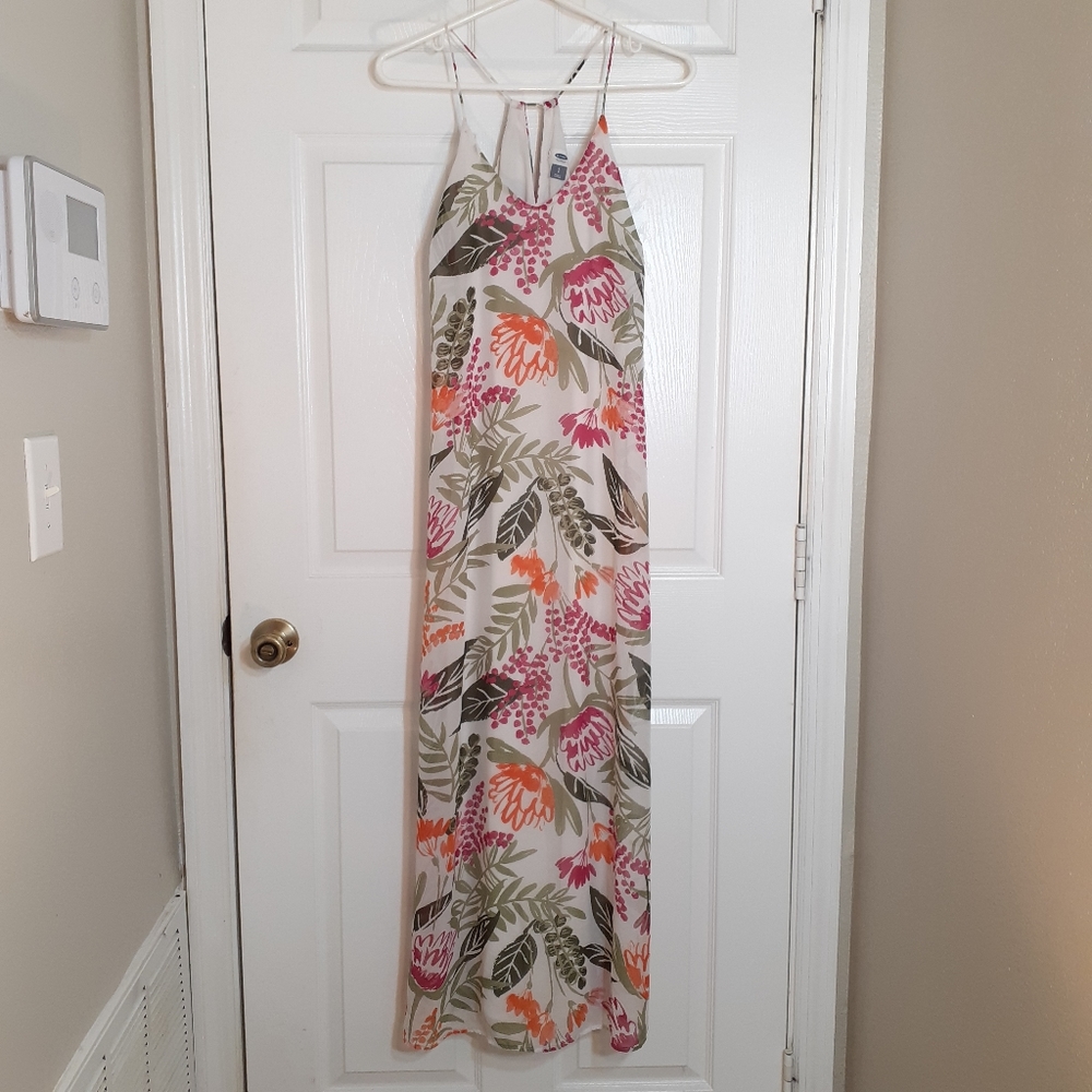 Old Navy Floral Chiffon Maxi Dress - Picture 2 of 7